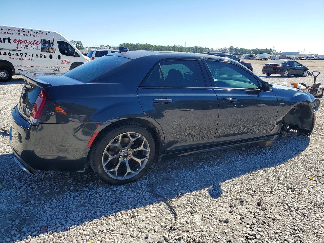 2017 Chrysler 300 S - Фото 3