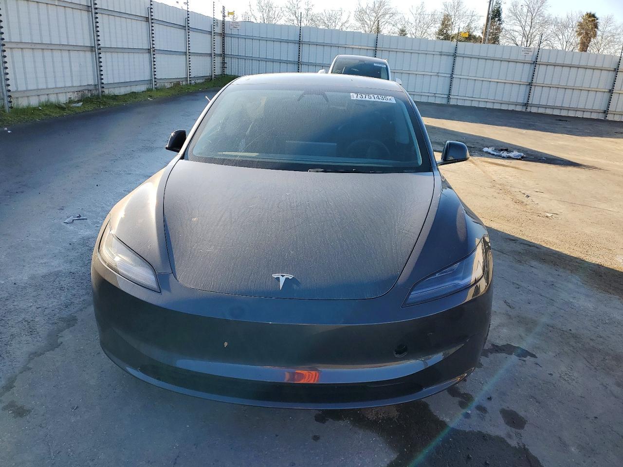 2025 Tesla Model 3 - Image 5