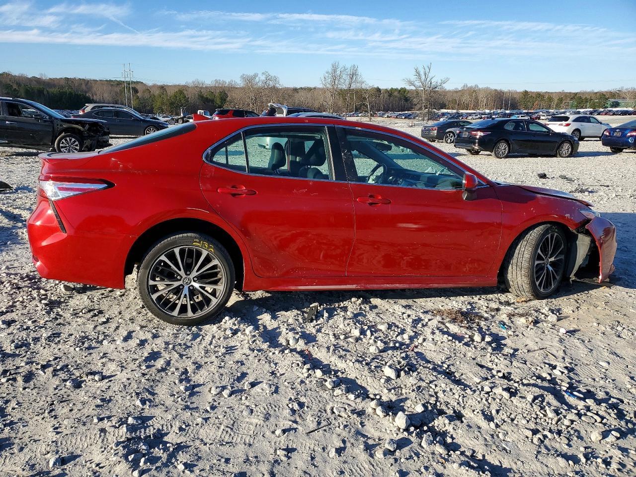 2020 Toyota Camry Se - Image 3