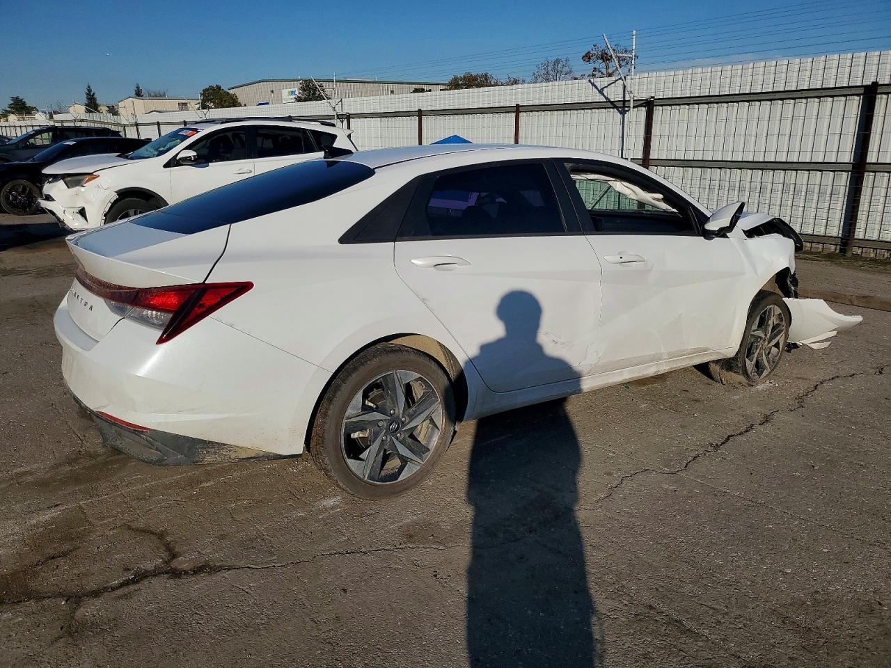 2023 Hyundai Elantra Sel - Image 3