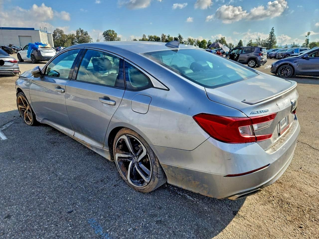 2019 Honda Accord Sport - Image 2