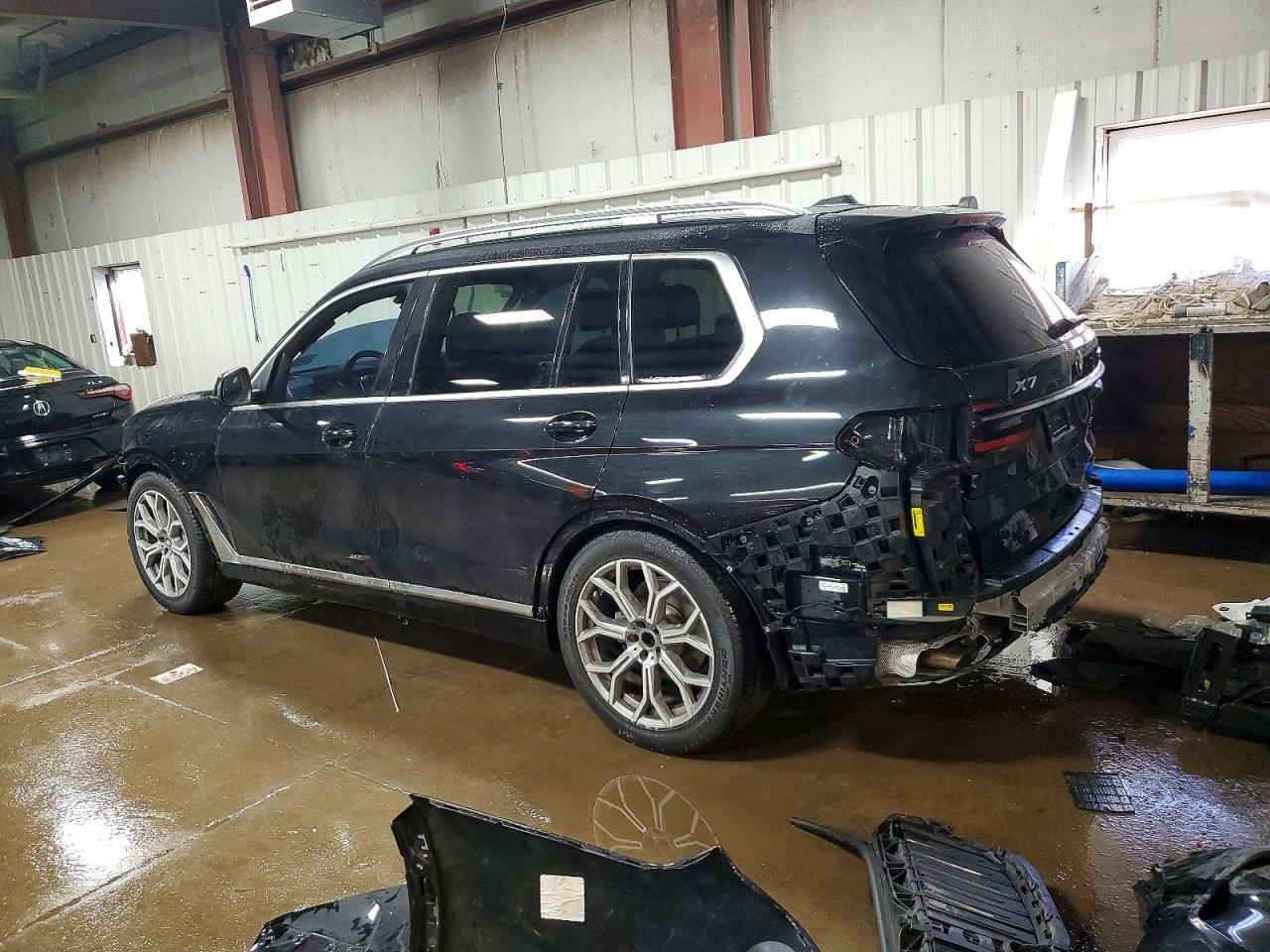 2025 BMW X7 xDrive40I - Image 2