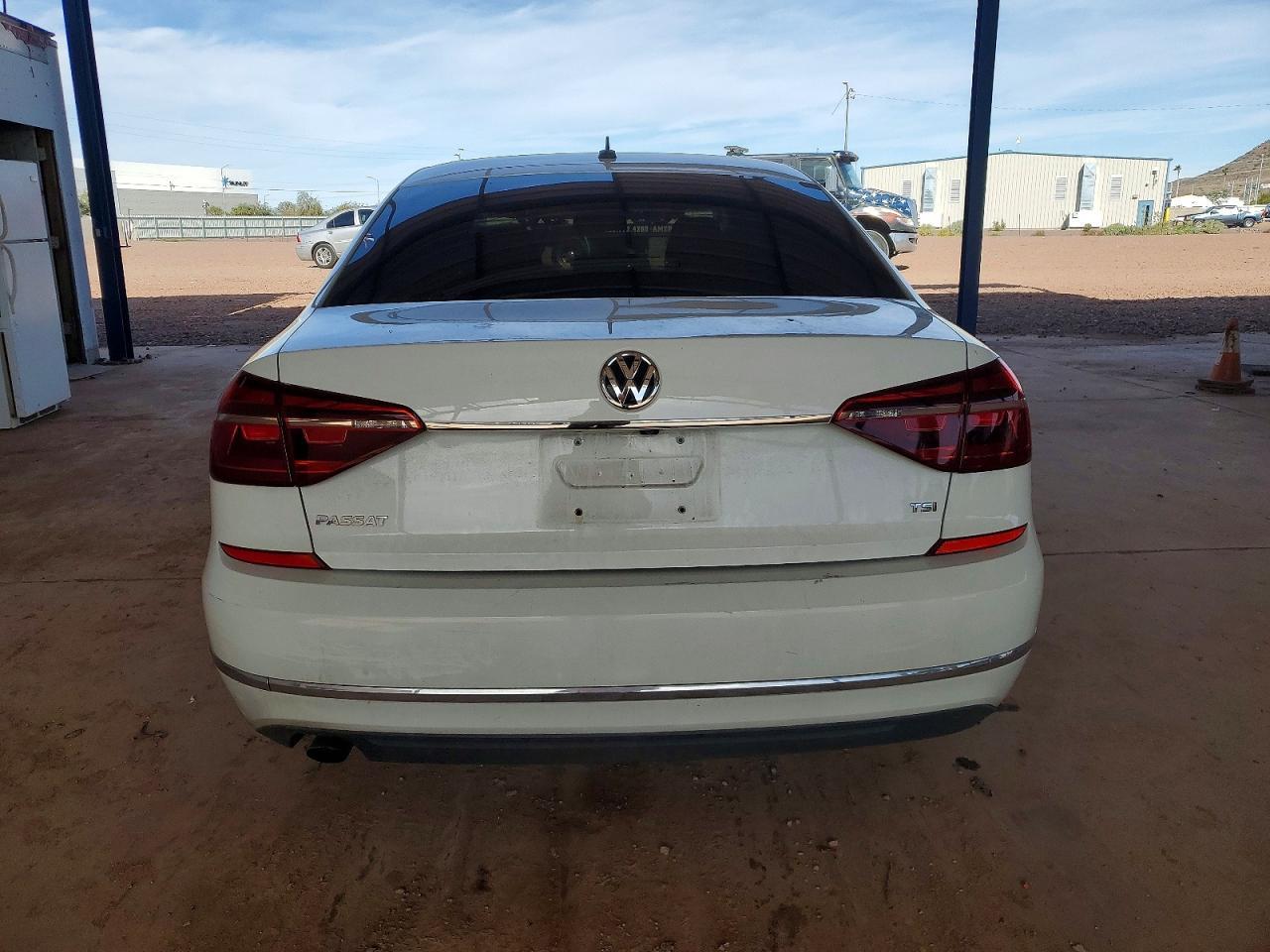 2017 Volkswagen Passat S - Фото 6