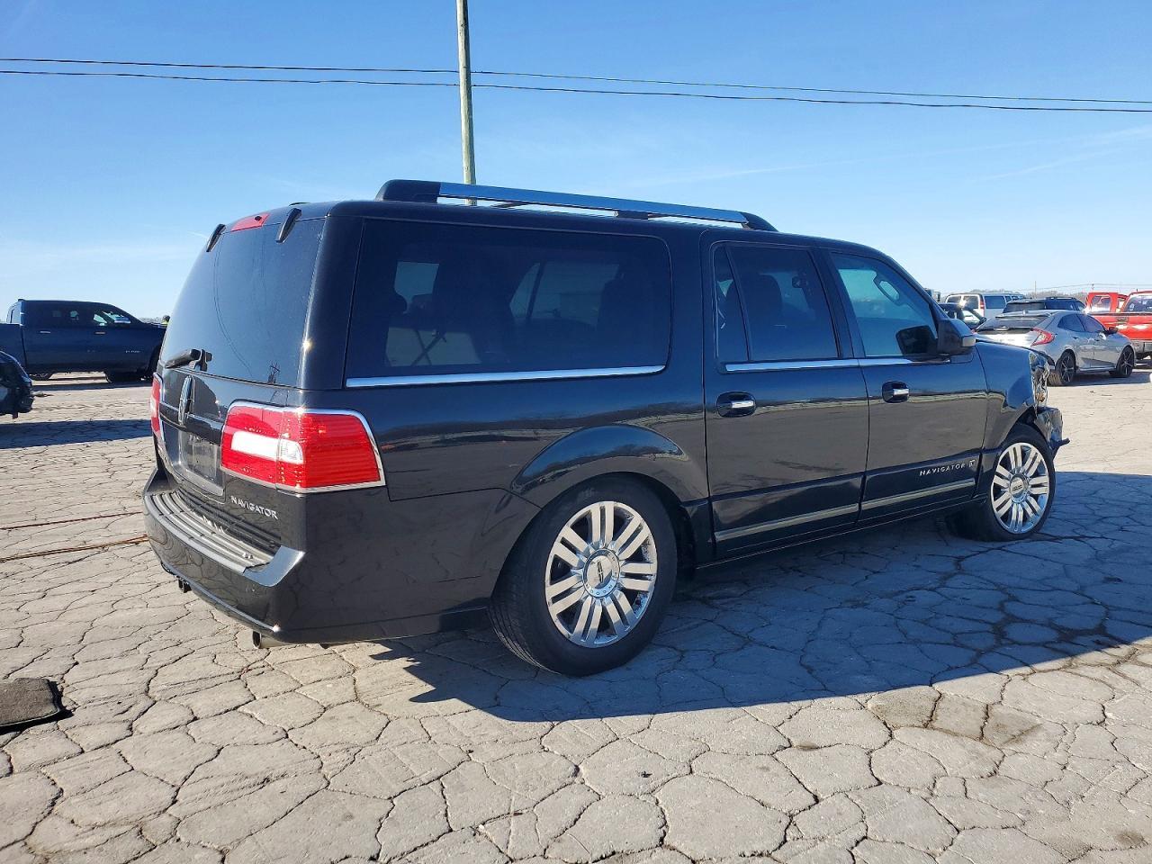 2013 Lincoln Navigator L - Фото 3