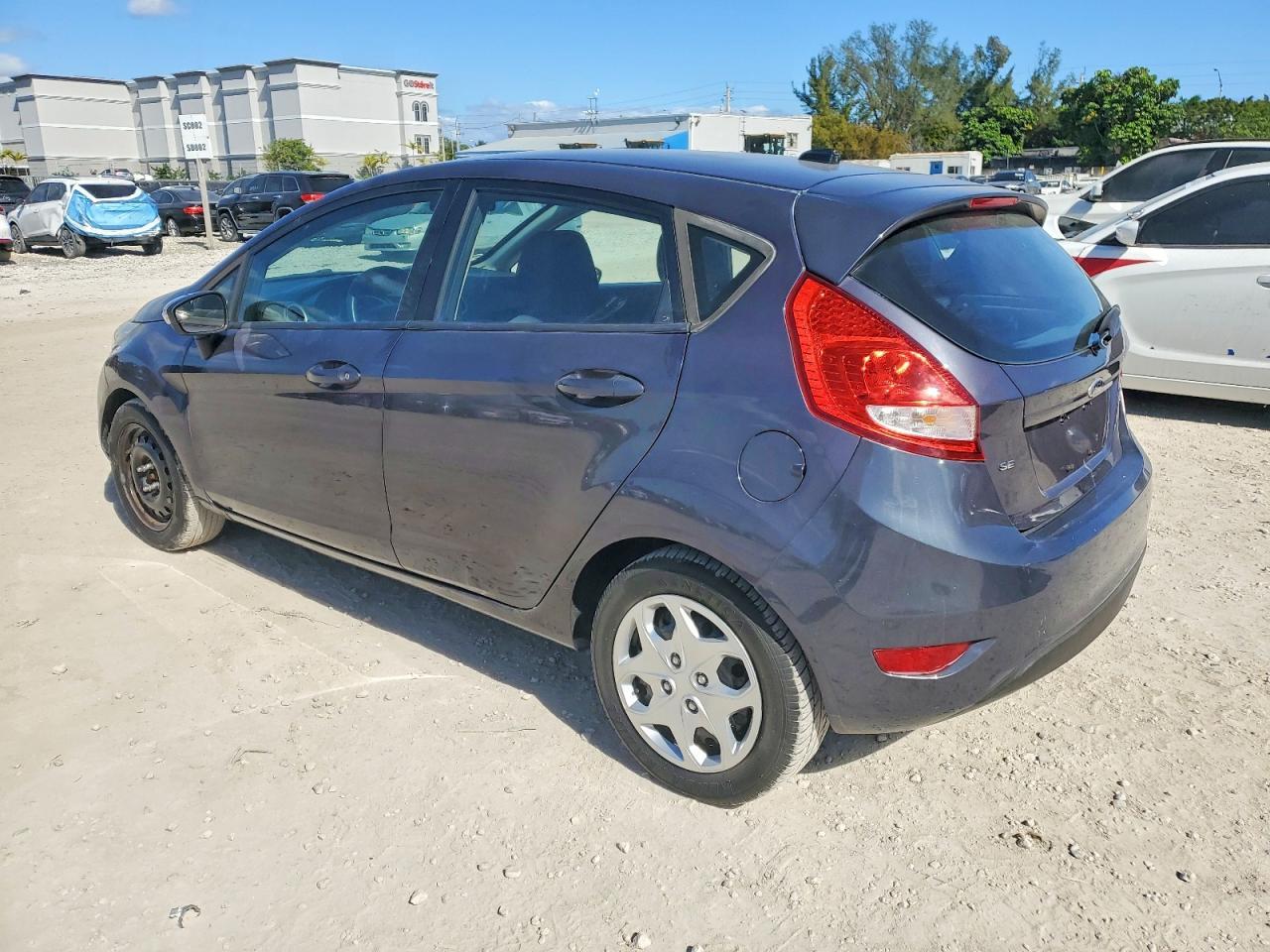 2013 Ford Fiesta Se - Фото 2
