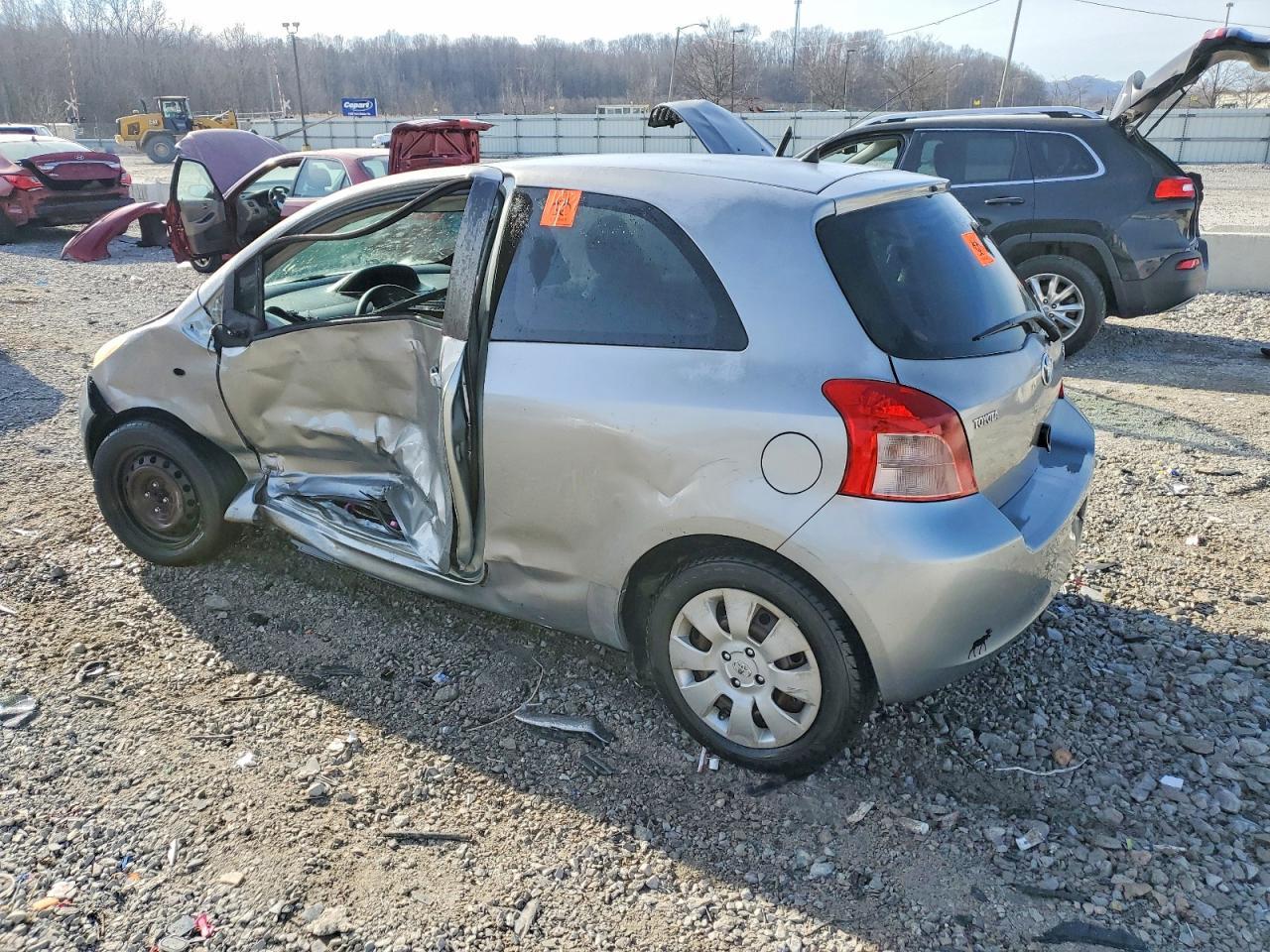 2008 Toyota Yaris Base - Фото 2