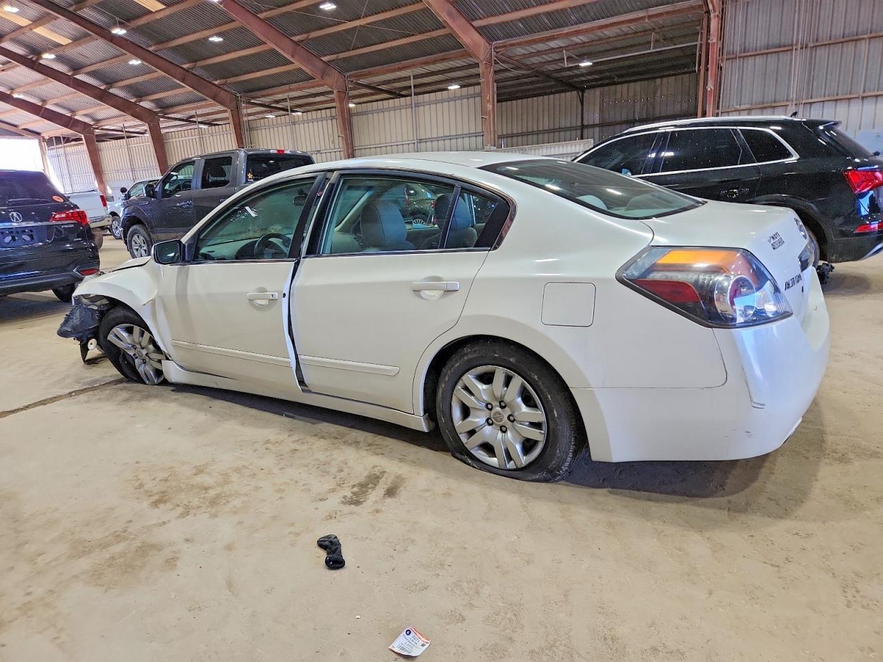 2010 Nissan Altima Base - Фото 2