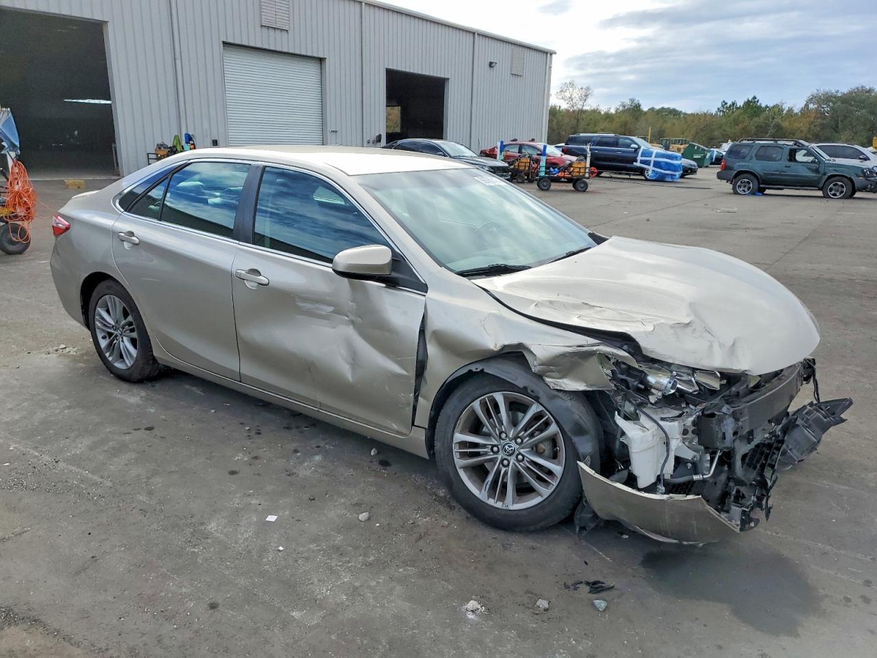 2016 Toyota Camry Le - Image 4