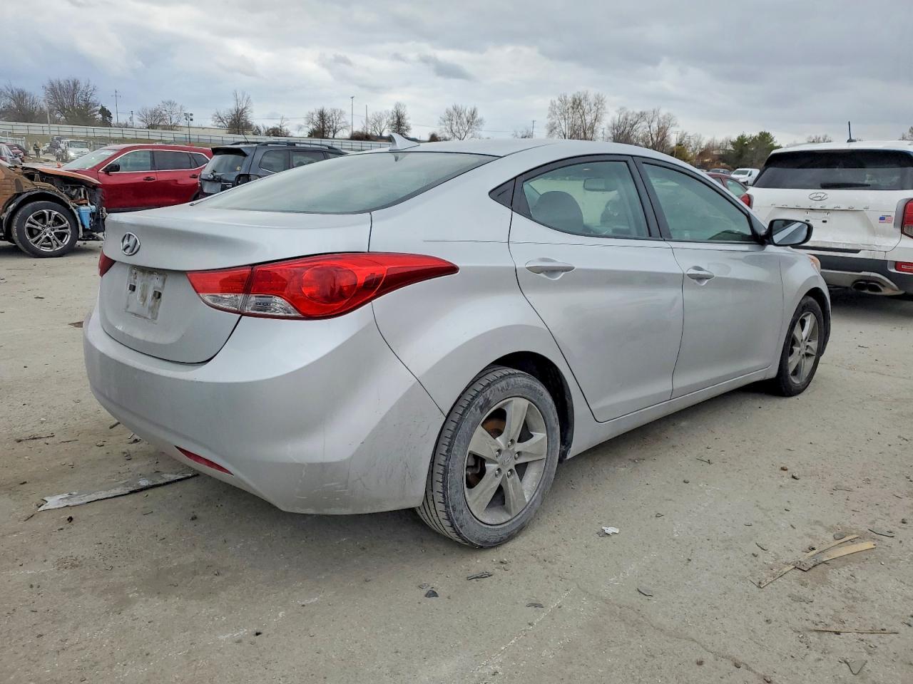 2013 Hyundai Elantra Gls - Image 3