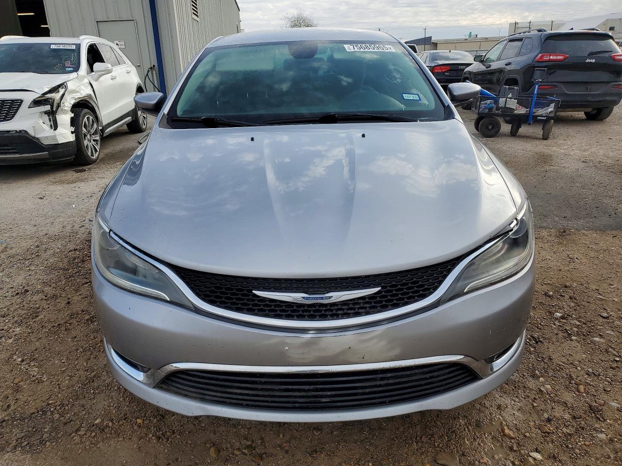 2015 Chrysler 200 Limited - Image 5