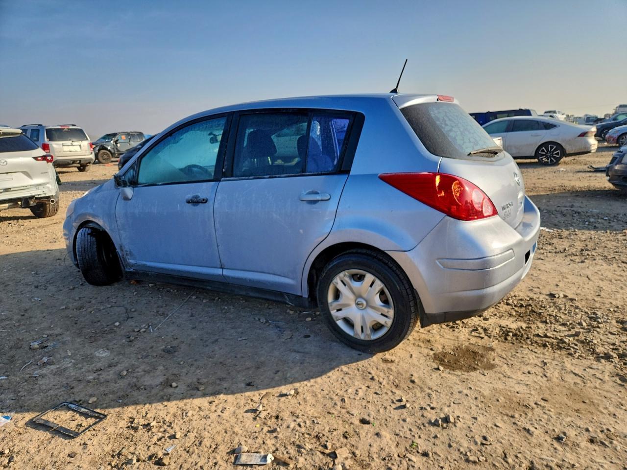 2009 Nissan Versa S - Фото 2