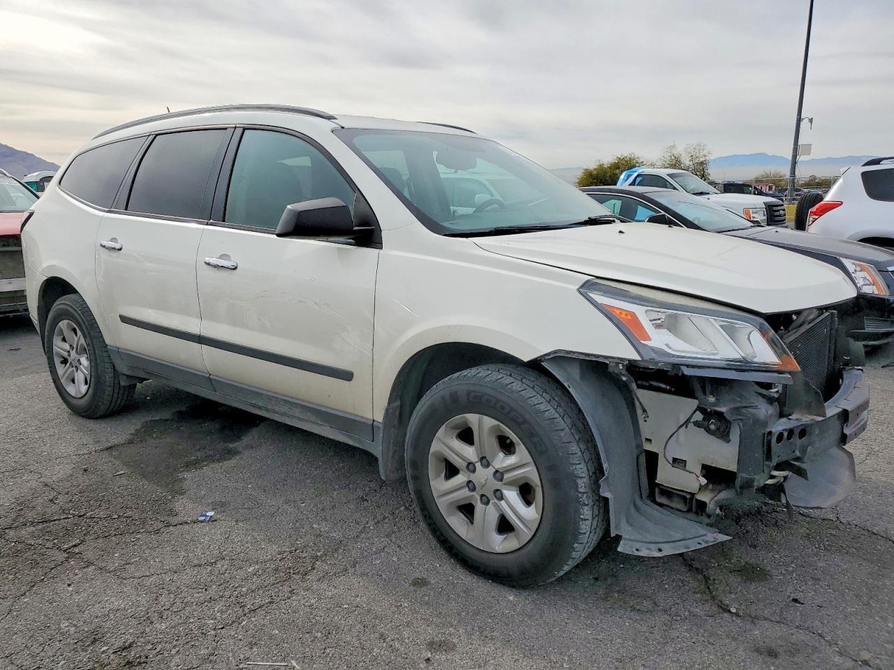 2014 Chevrolet Traverse Ls - Фото 4