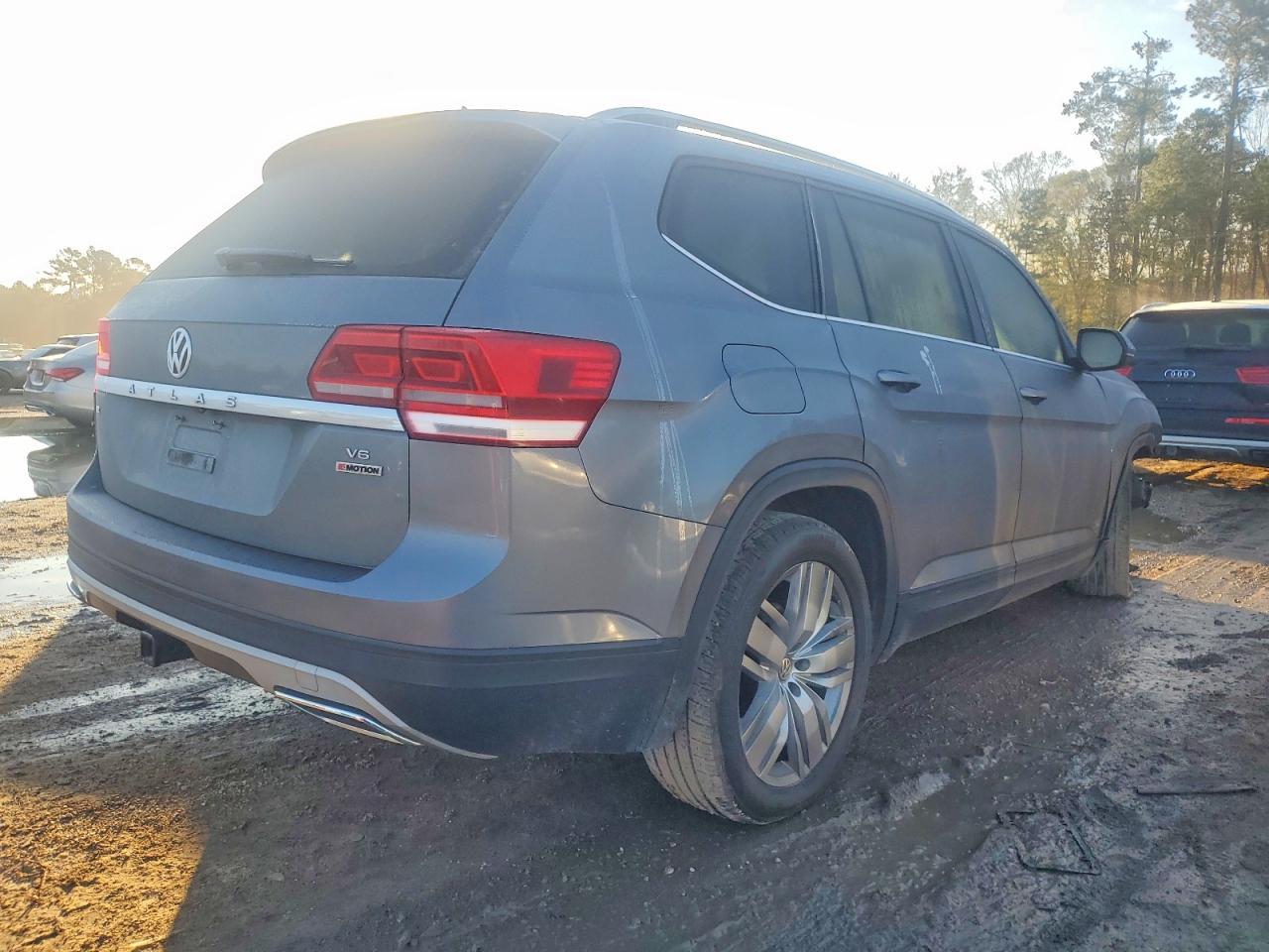 2019 Volkswagen Atlas Se - Фото 3