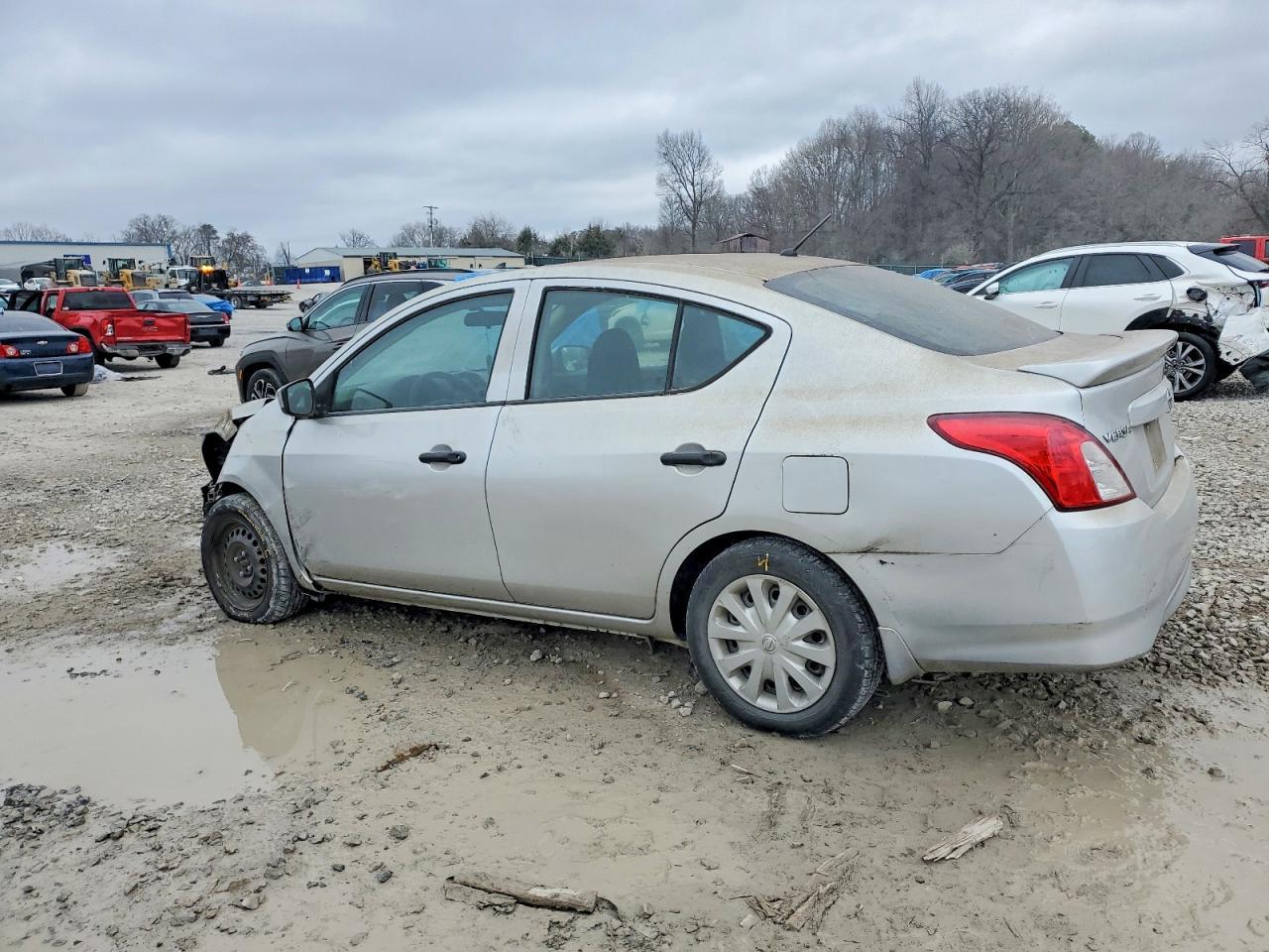 2017 Nissan Versa S - Фото 2