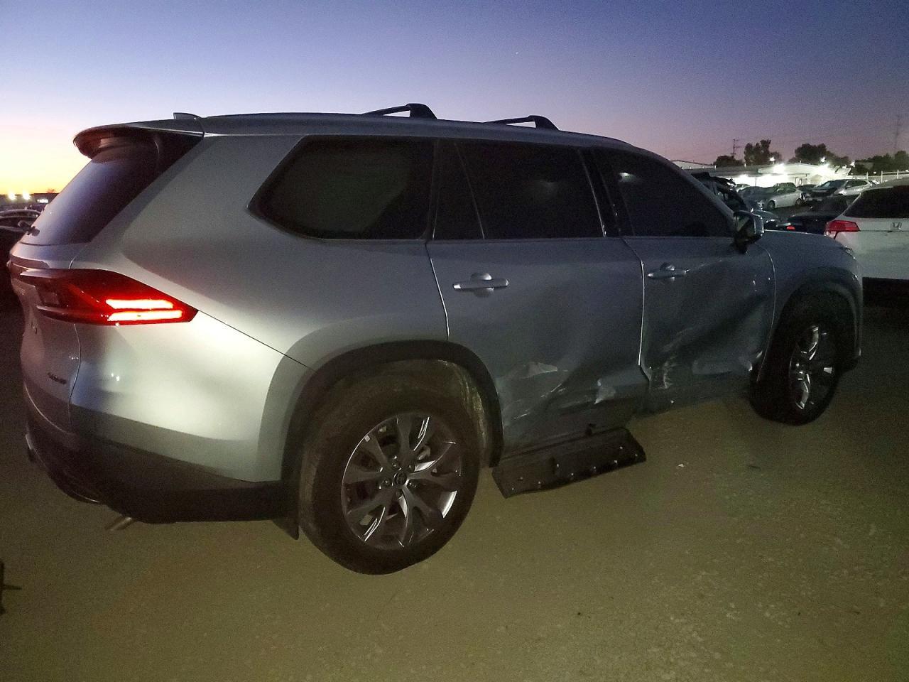 2024 Toyota Grand Highlander Xle - Фото 3