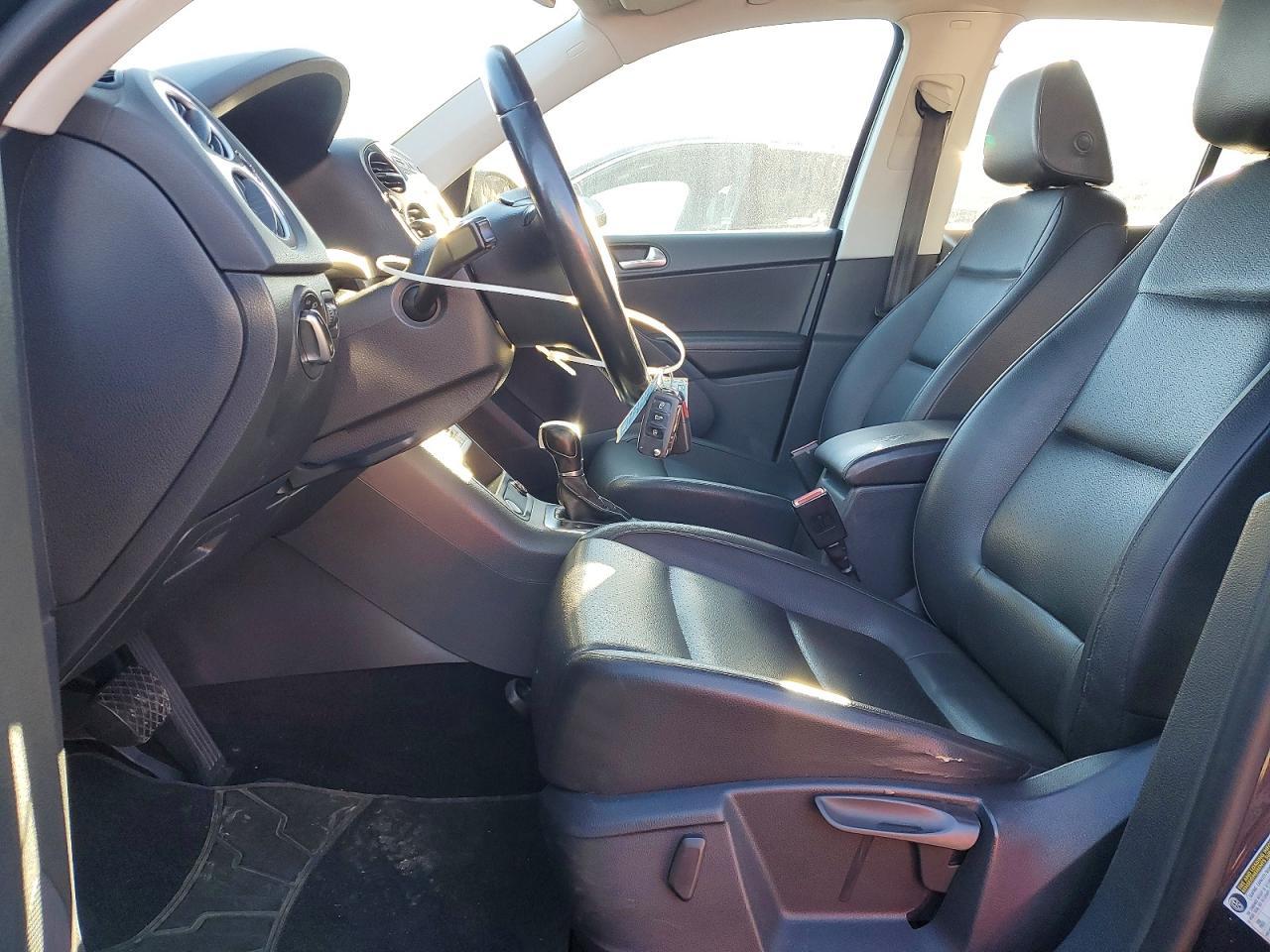 2016 Volkswagen Tiguan S - Image 7