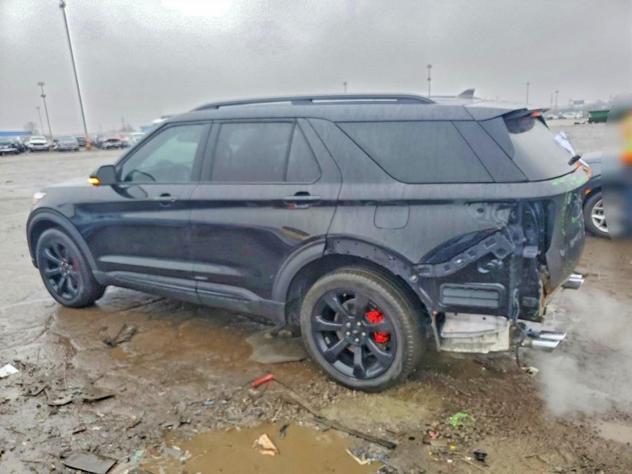 2023 Ford Explorer St - Image 2