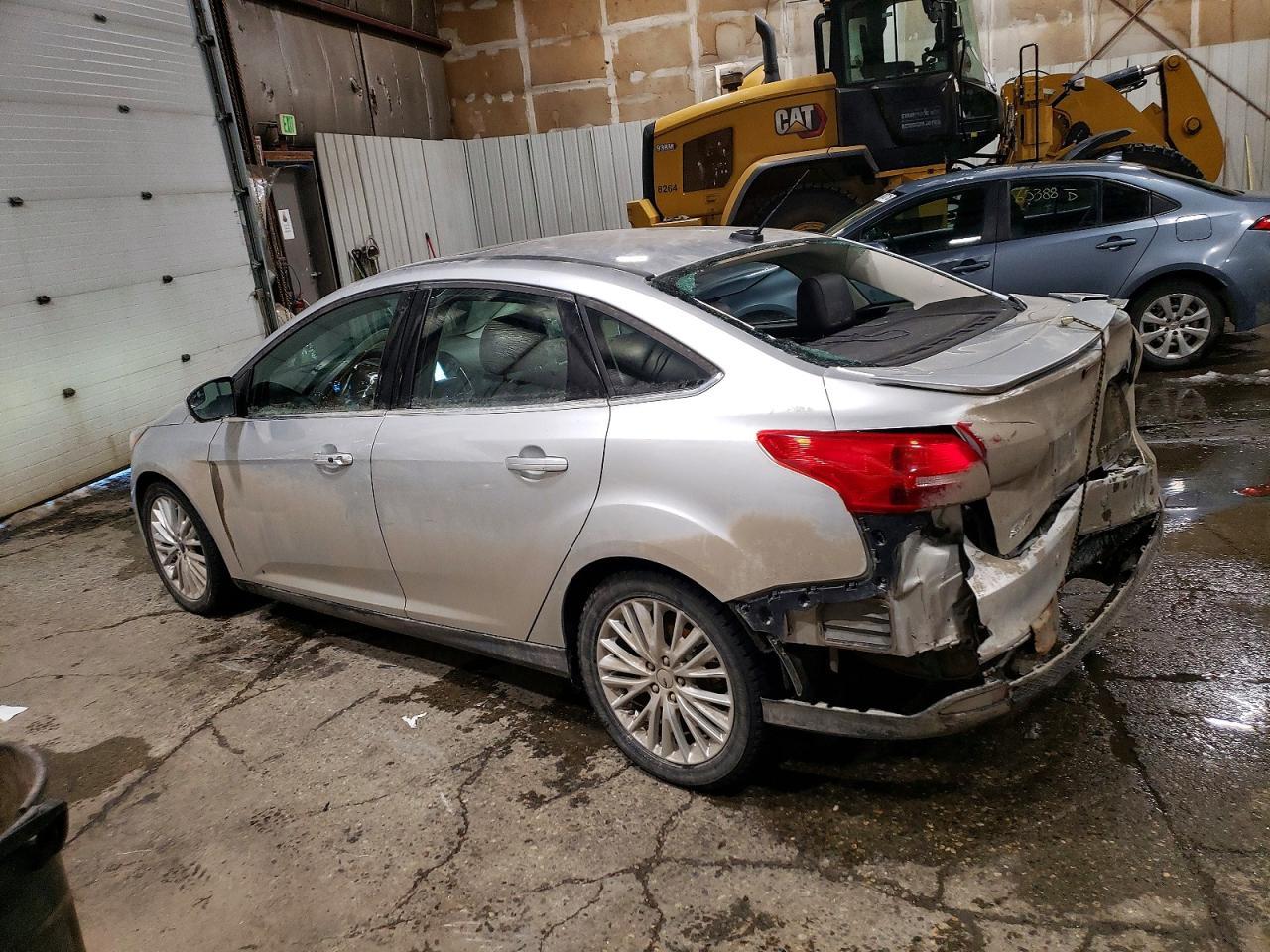 2017 Ford Focus Titanium - Фото 2
