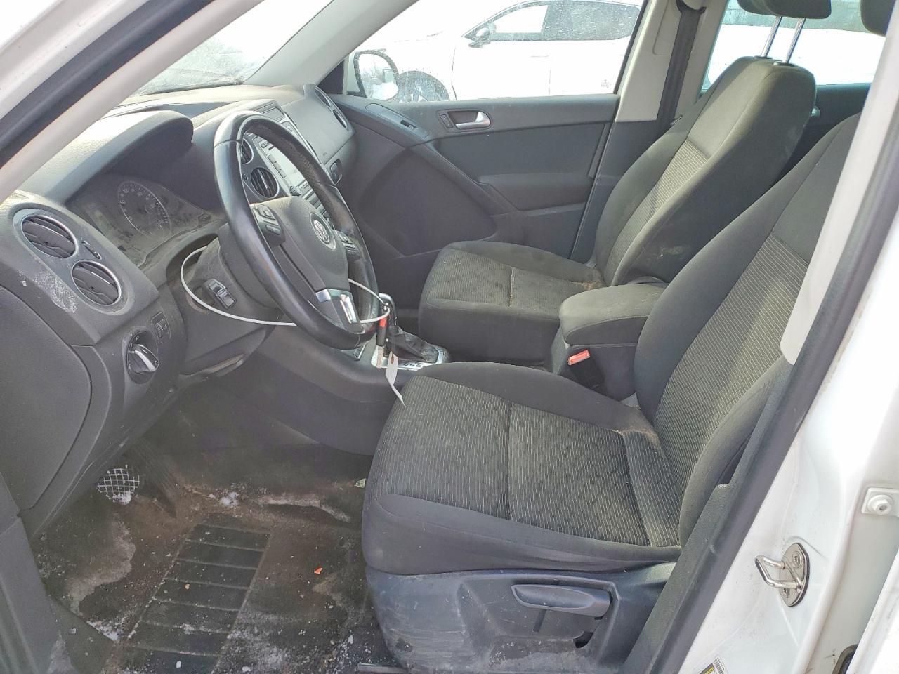 2015 Volkswagen Tiguan S - Image 7