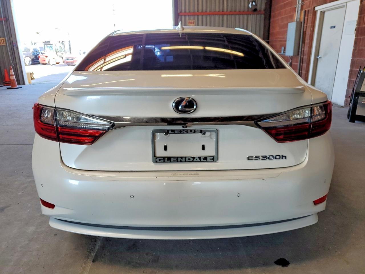 2016 Lexus Es 300H - Image 6