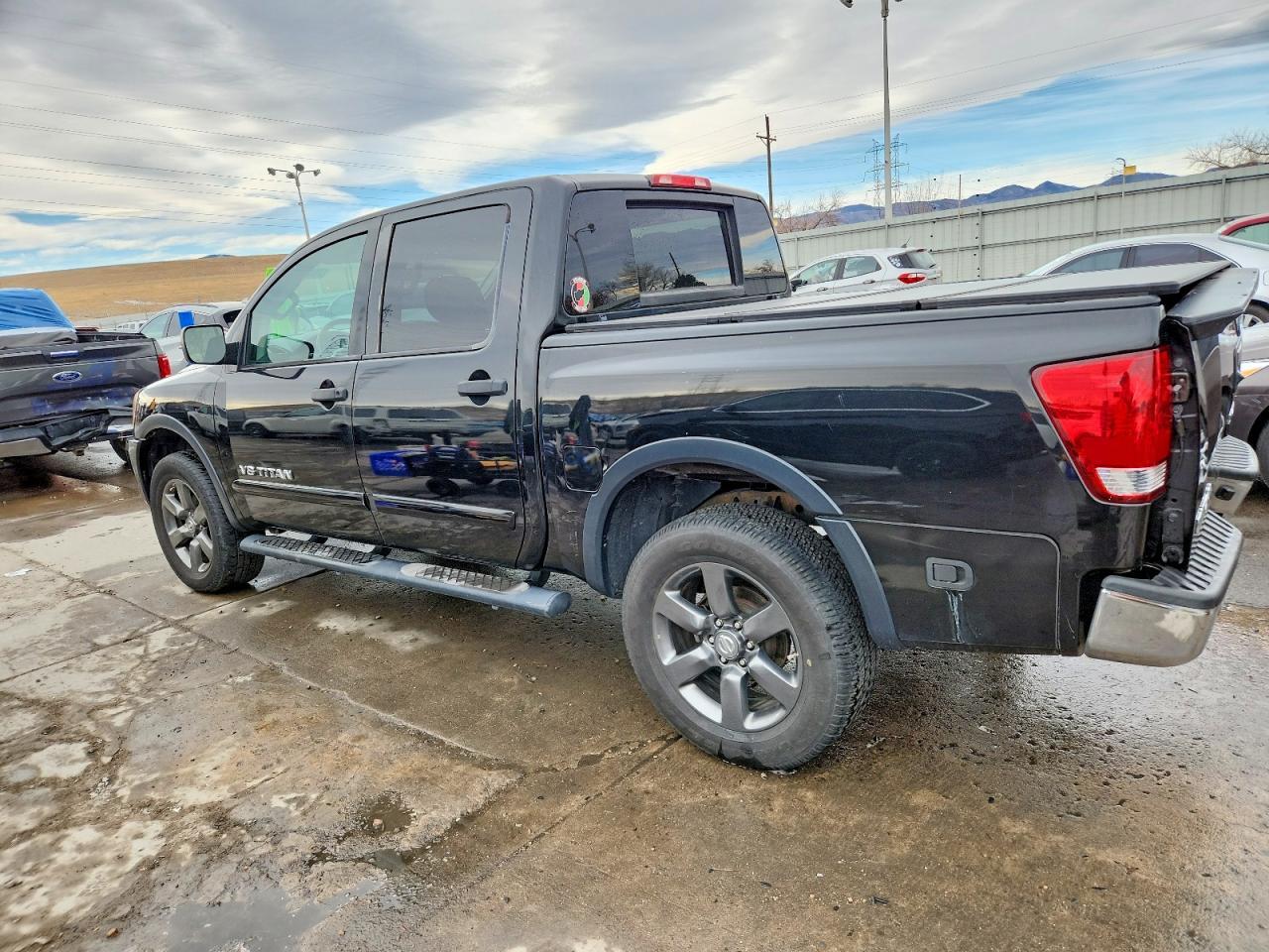 2015 Nissan Titan Sv - Image 2