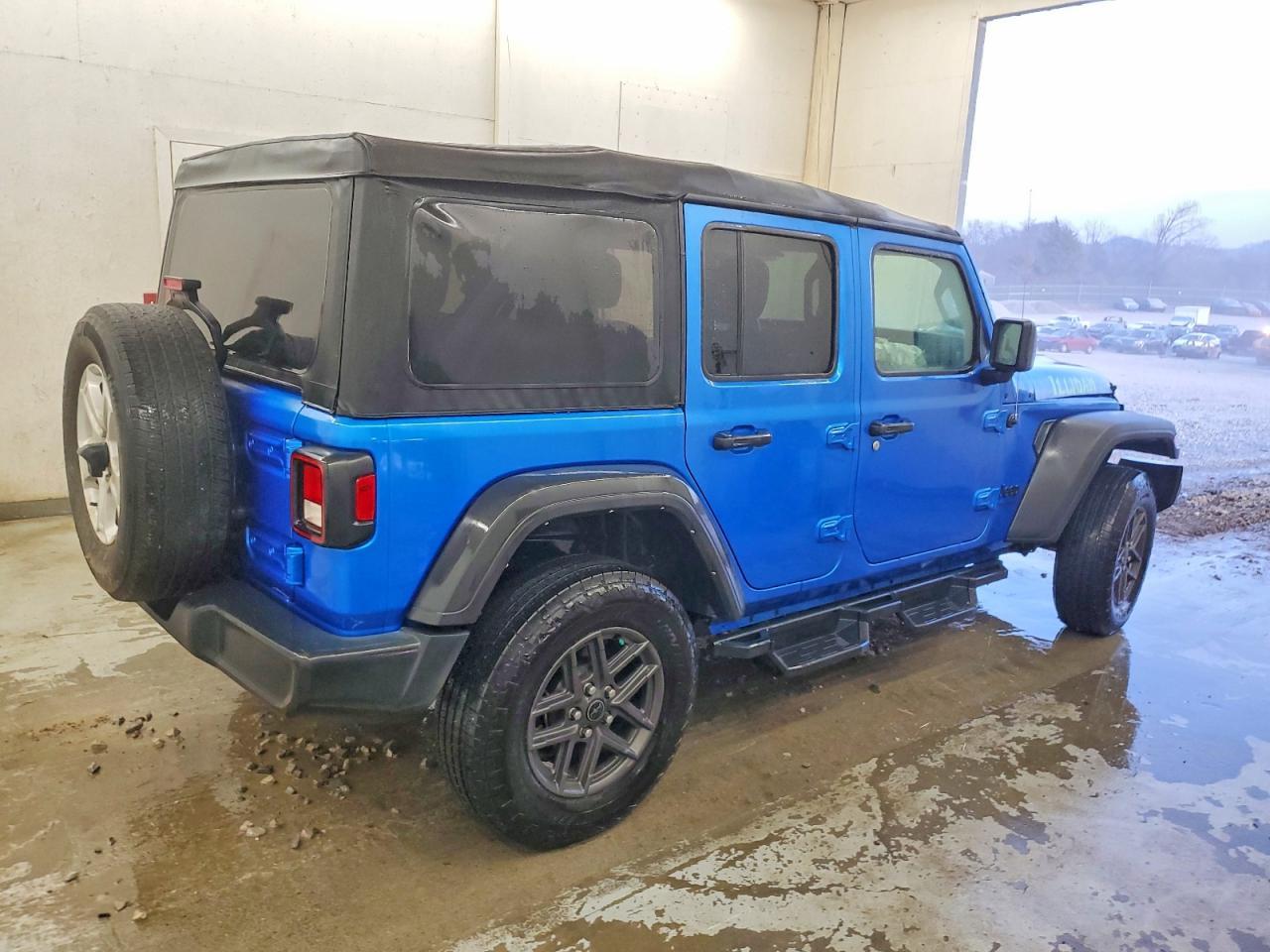 2022 Jeep Wrangler Unlimited Sport - Фото 3