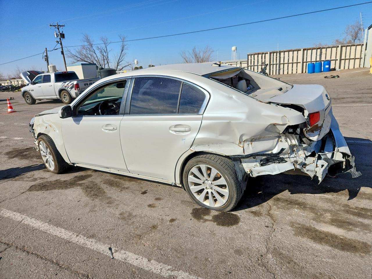2011 Subaru Legacy 2.5I Limited - Фото 2