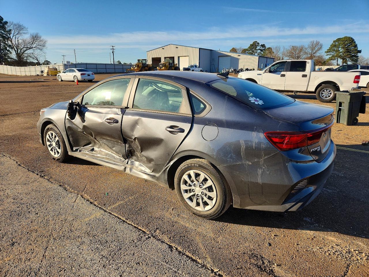2024 Kia Forte Lx - Фото 2