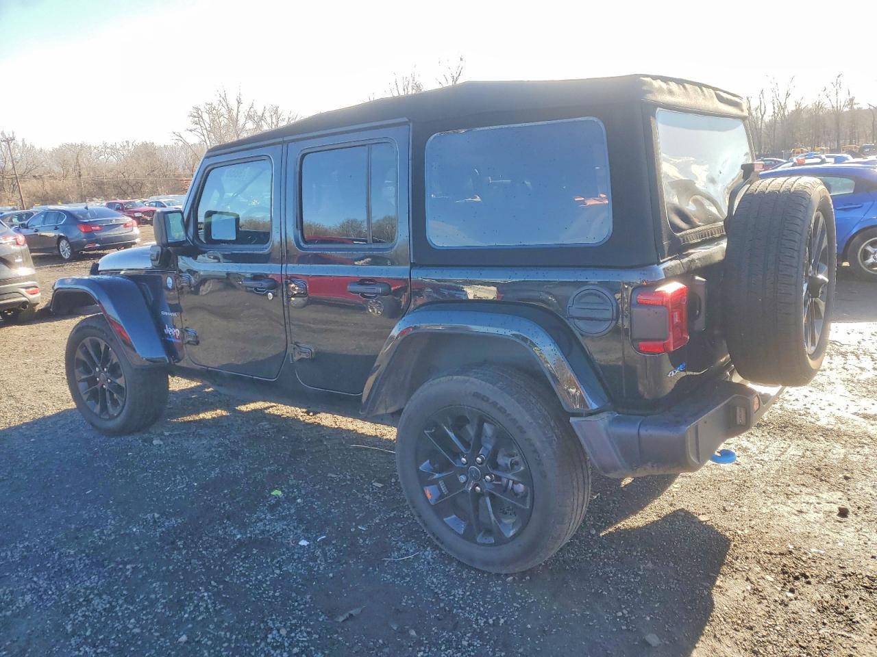 2024 Jeep Wrangler Sahara 4Xe - Фото 2