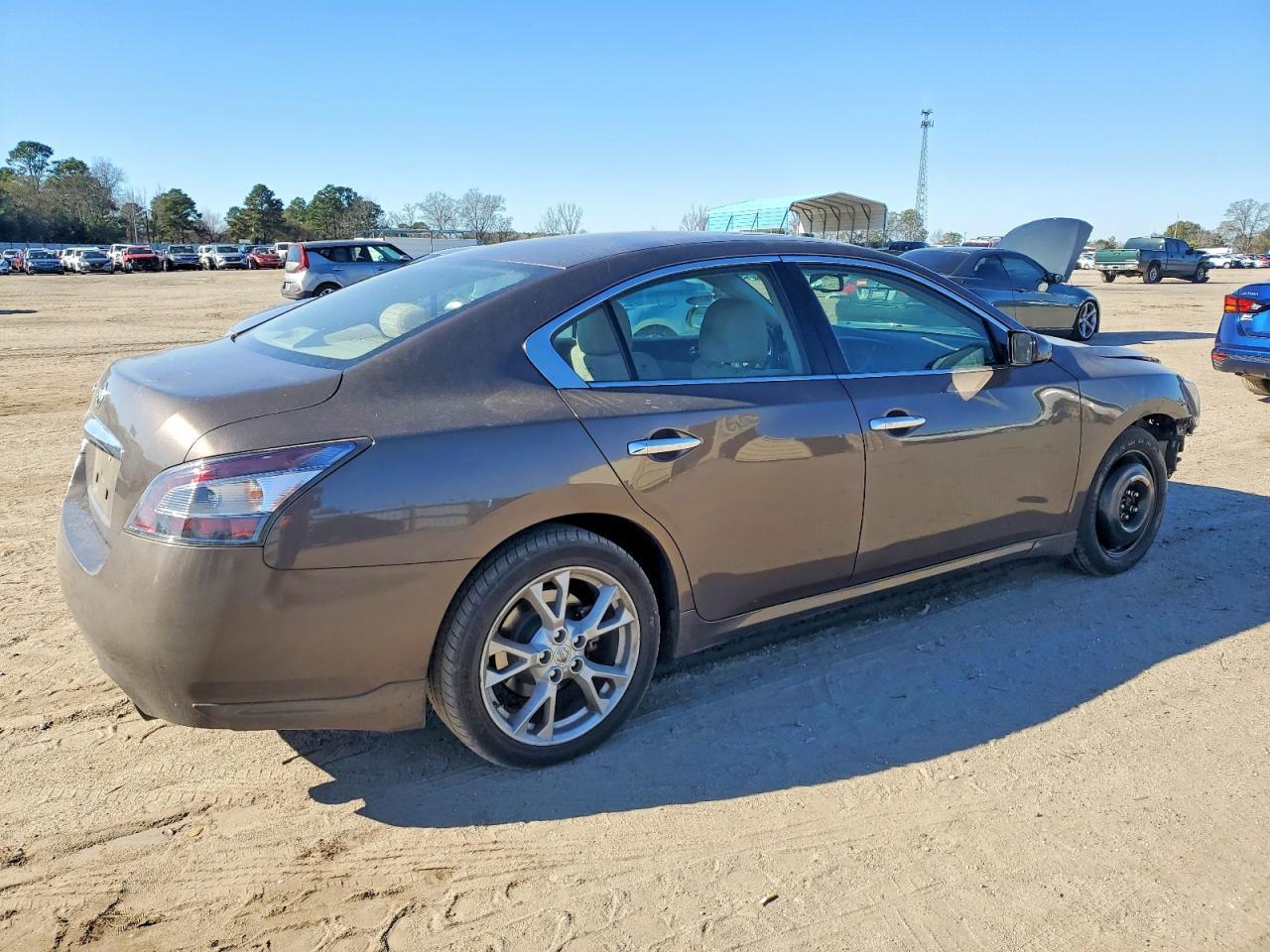 2013 Nissan Maxima S - Image 3