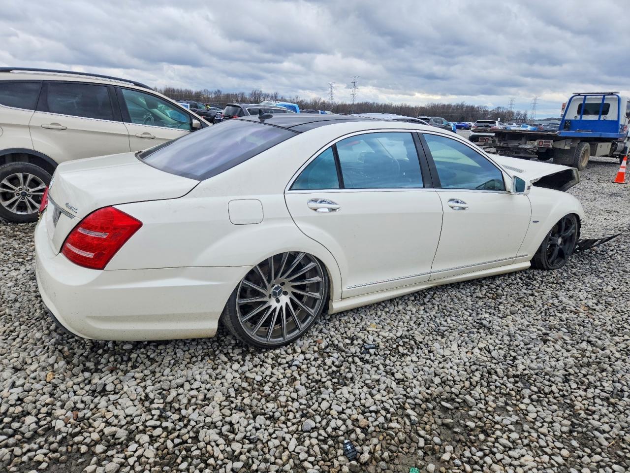2012 Mercedes-Benz S 550 4Matic - Image 3