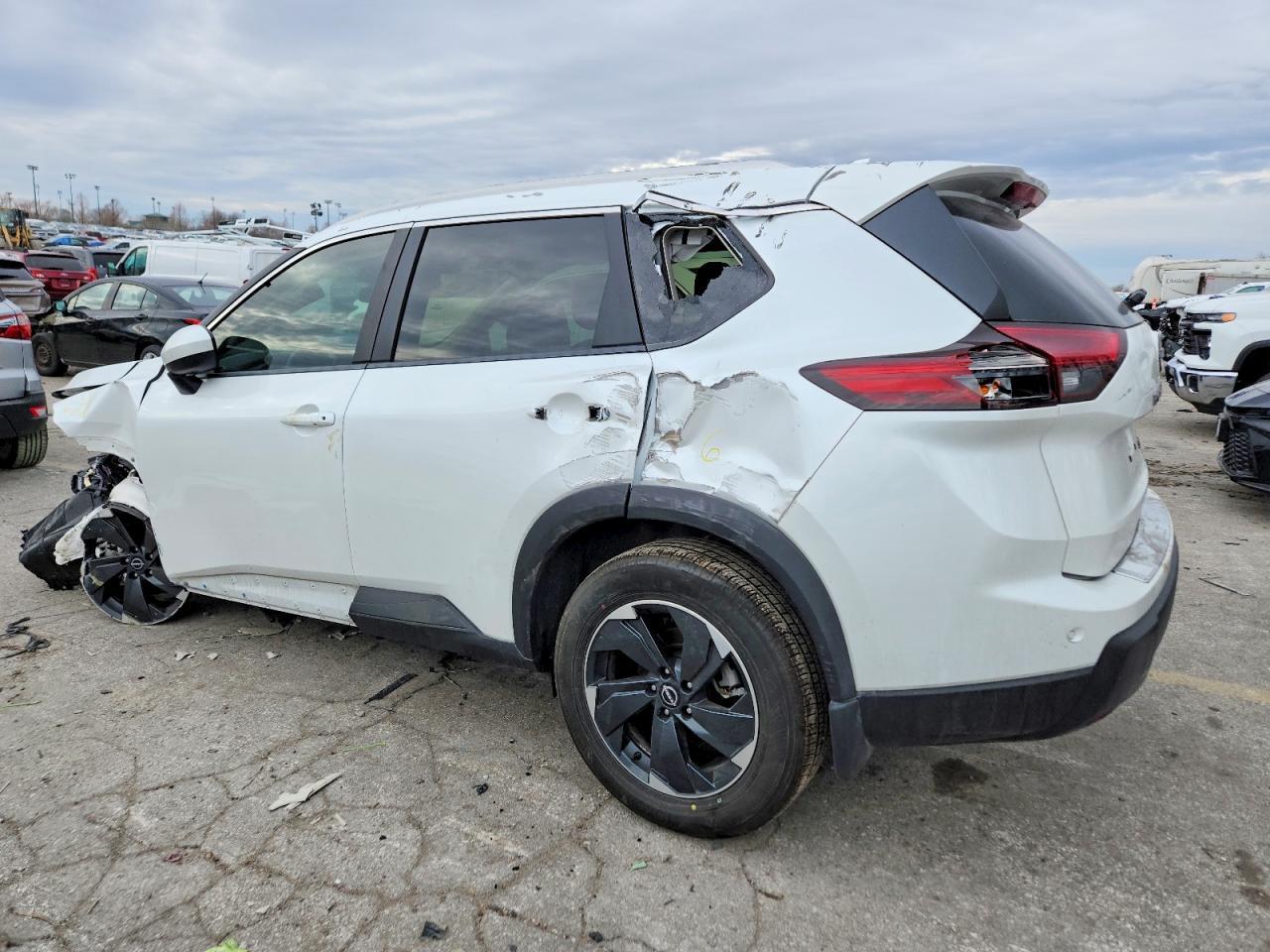 2024 Nissan Rogue Sv - Фото 2