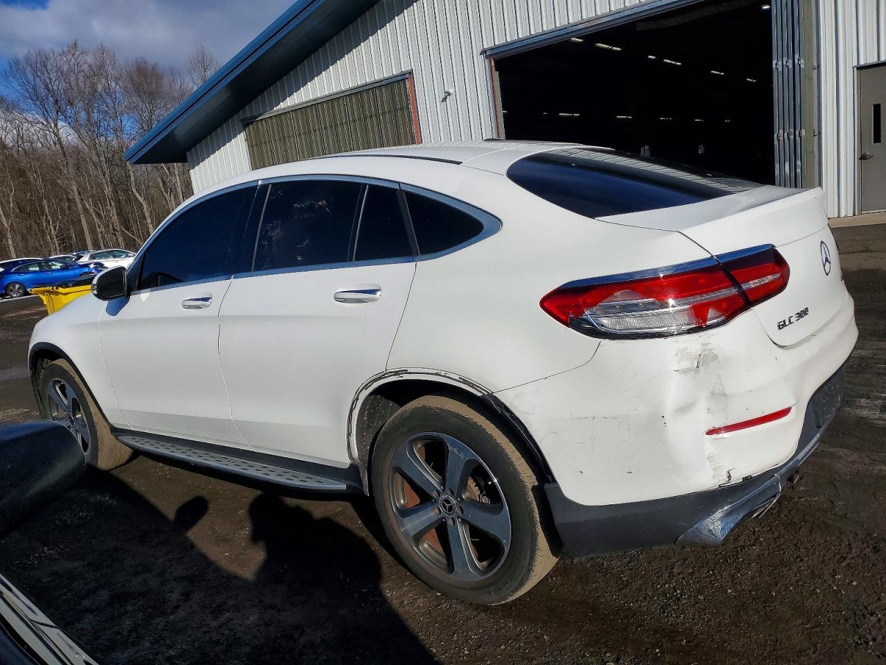 2017 Mercedes-Benz Glc Coupe 300 4Matic - Image 2