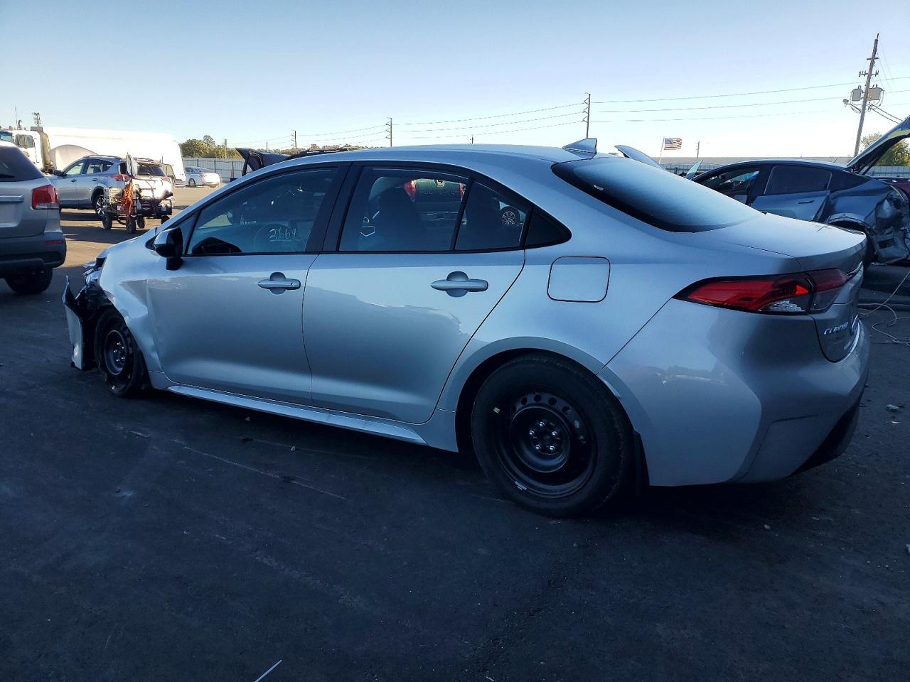 2025 Toyota Corolla Le - Фото 2