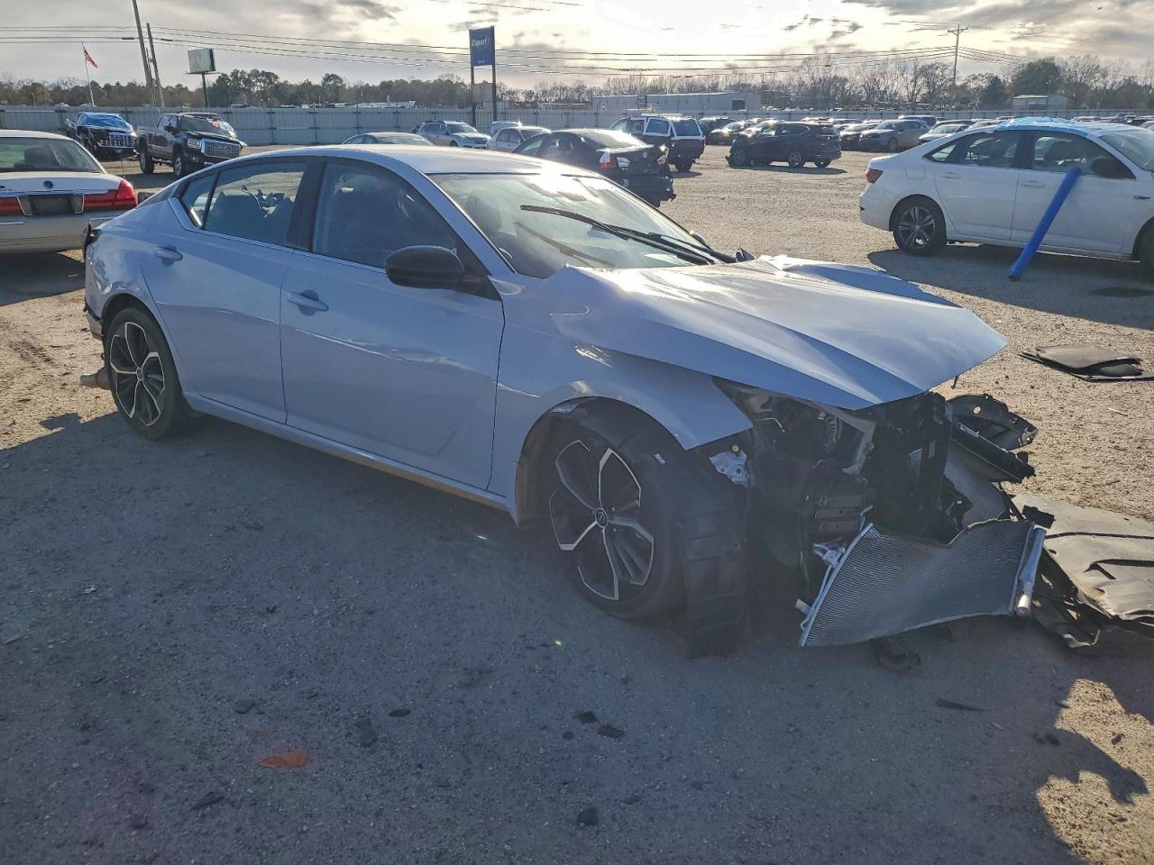 2023 Nissan Altima Sr - Фото 4