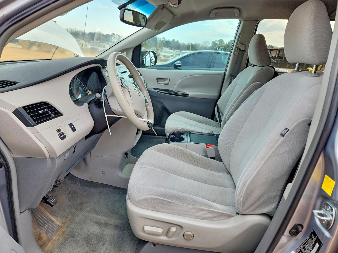 2011 Toyota Sienna Le - Фото 7