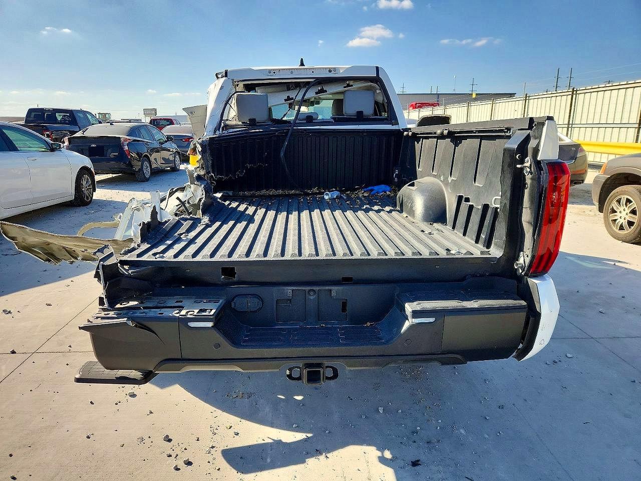 2024 Toyota Tundra Crewmax Sr5 - Image 6