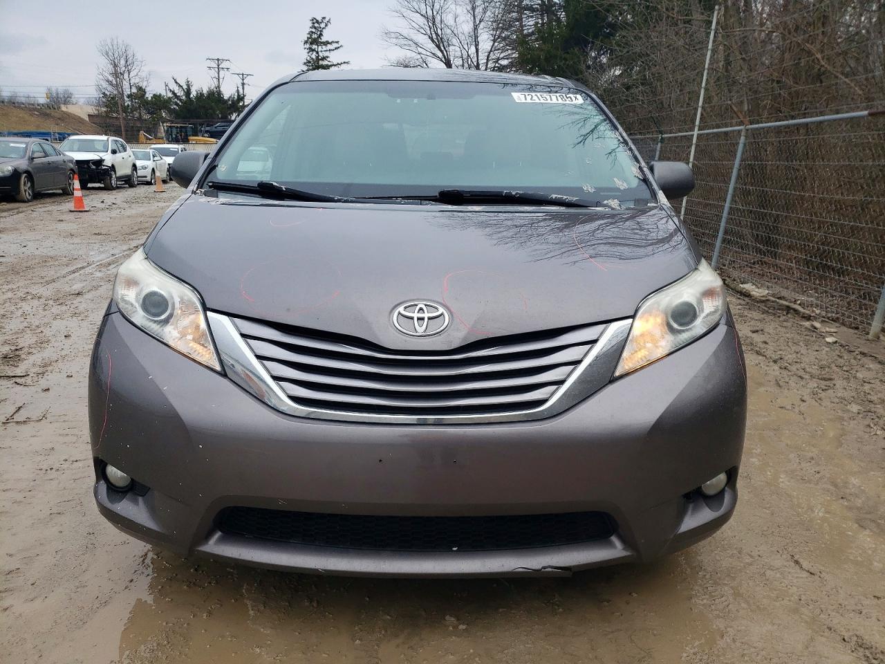 2015 Toyota Sienna Xle 8-Passenger - Фото 5