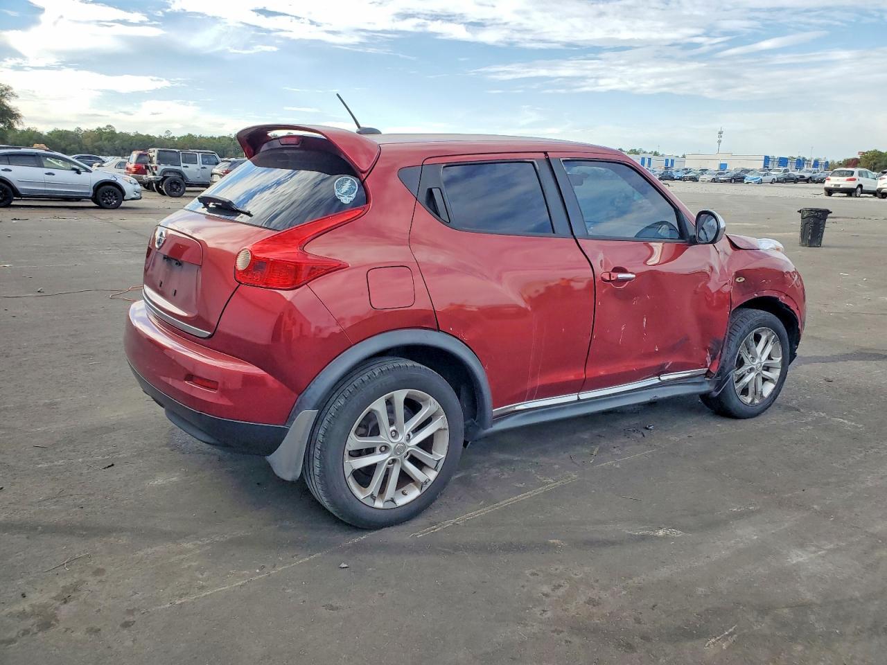 2011 Nissan Juke S - Фото 3