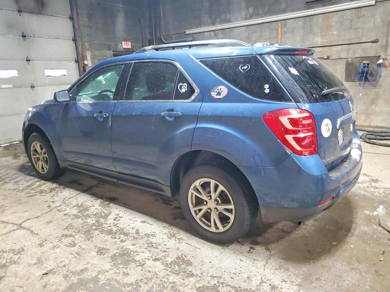 2017 Chevrolet Equinox Lt - Image 2