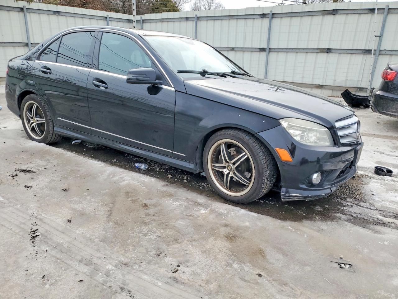 2010 Mercedes-Benz C 300 4Matic - Image 4