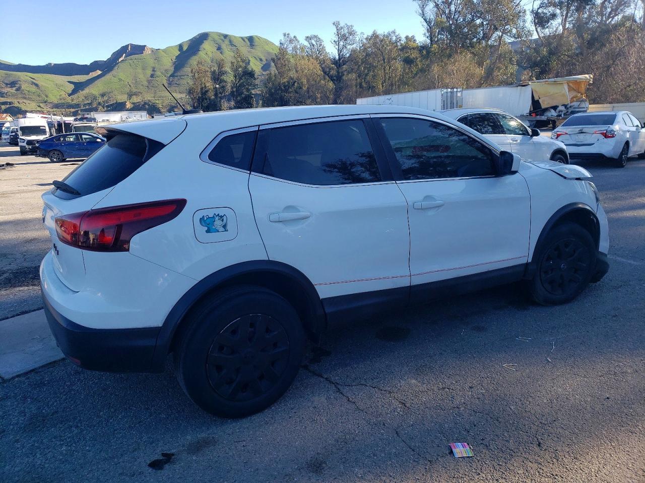 2019 Nissan Rogue Sport S - Фото 3