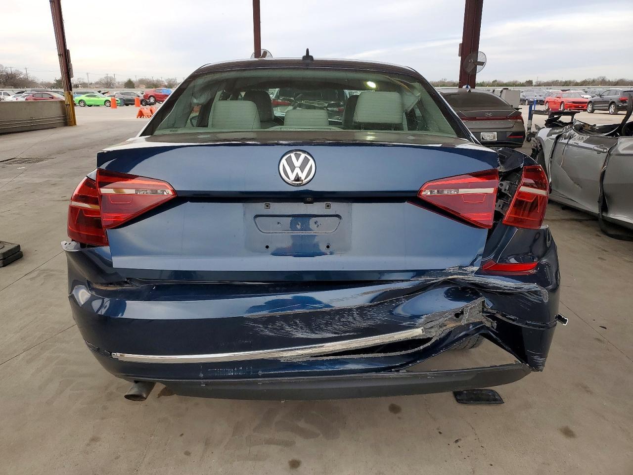 2019 Volkswagen Passat Wolfsburg - Image 6