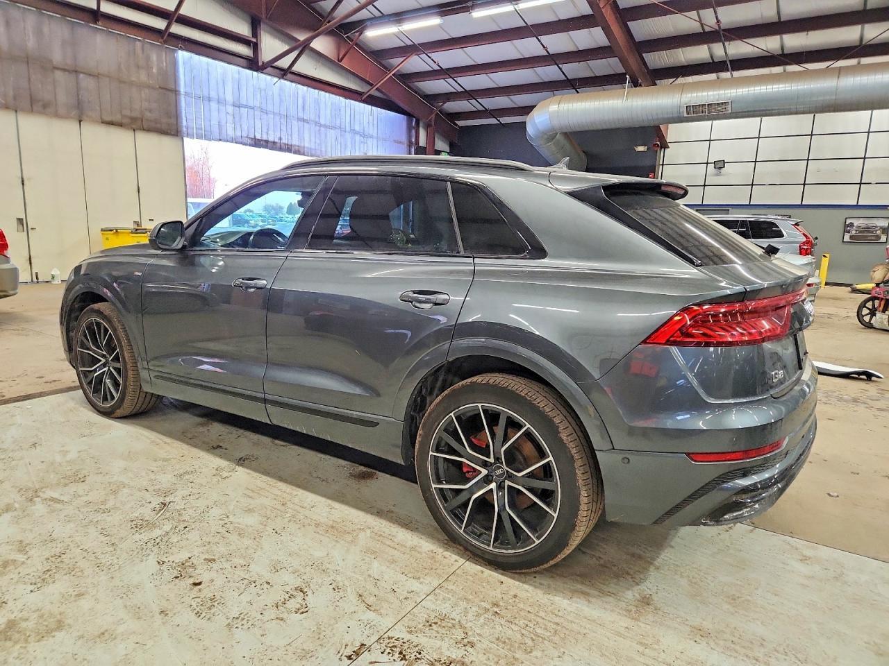 2021 Audi Q8 Prestige S-Line - Фото 2