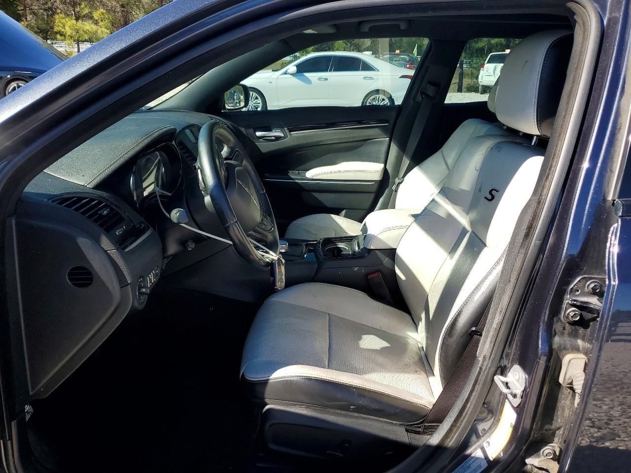 2017 Chrysler 300 S - Фото 7