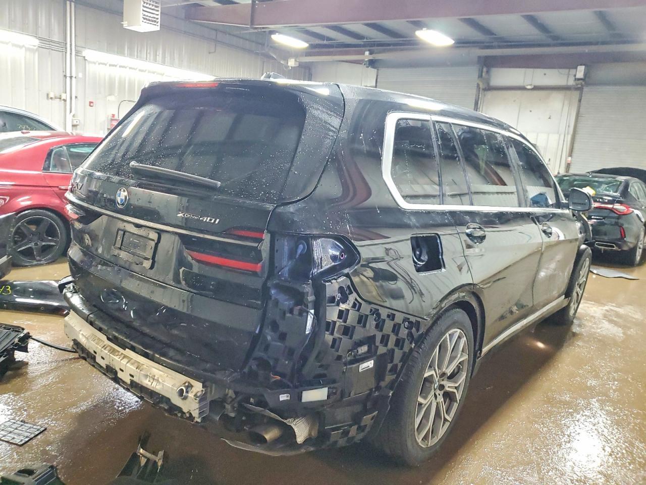 2025 BMW X7 xDrive40I - Image 3
