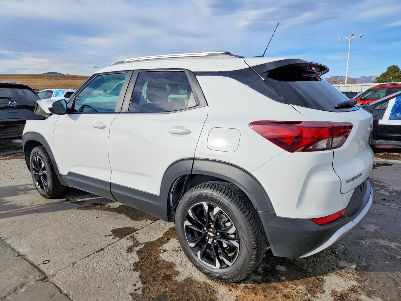 2023 Chevrolet Trailblazer Lt - Image 2