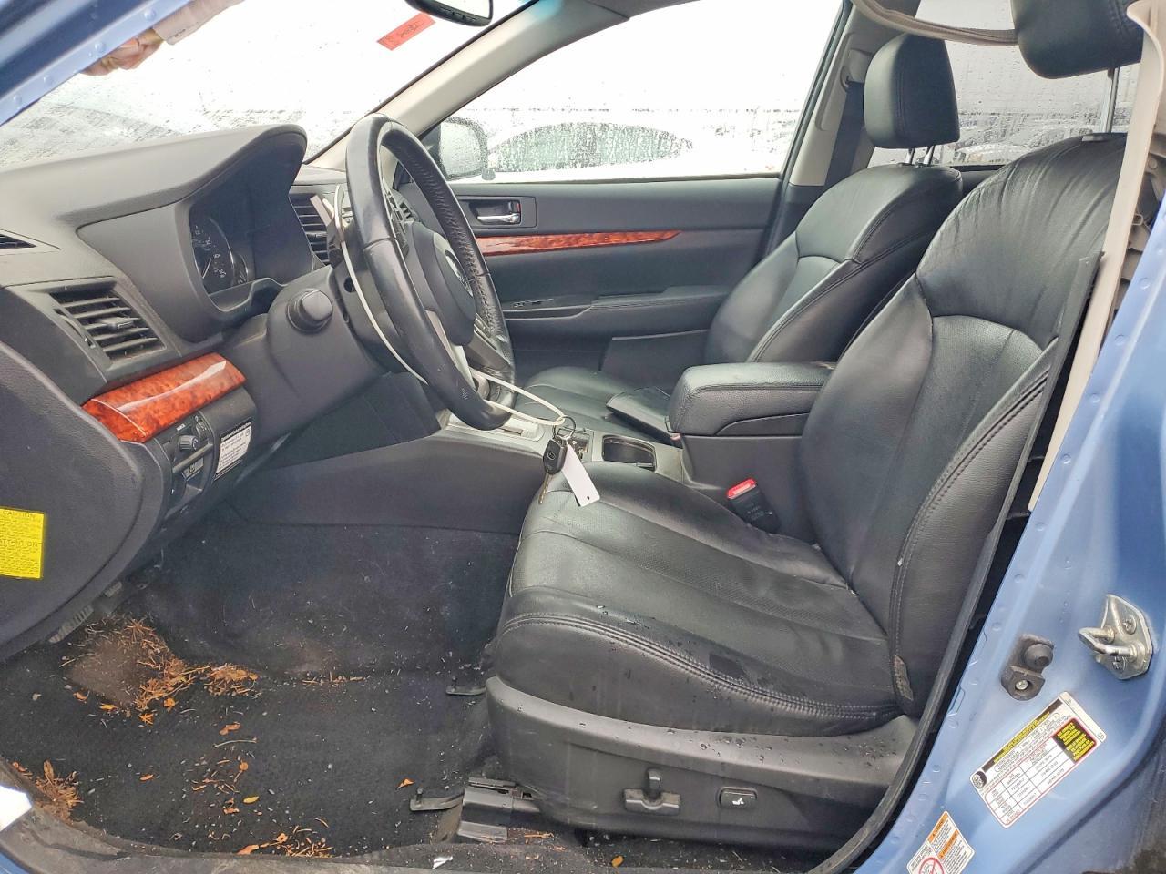 2010 Subaru Outback 3.6R Limited - Image 7