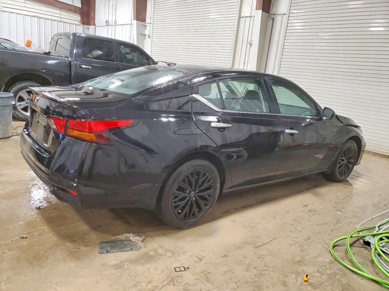 2025 Nissan Altima Sv - Image 3