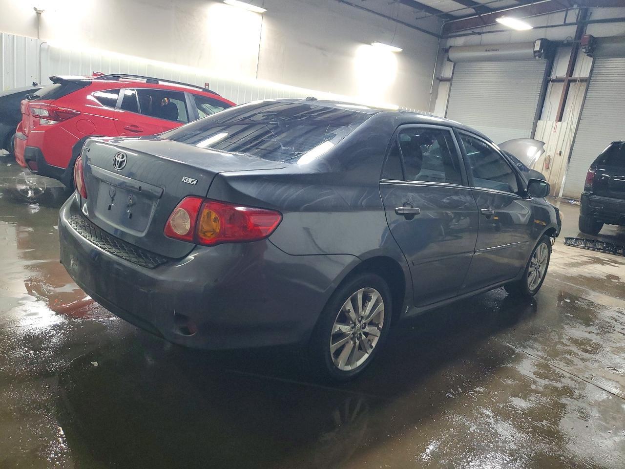 2010 Toyota Corolla - Фото 3